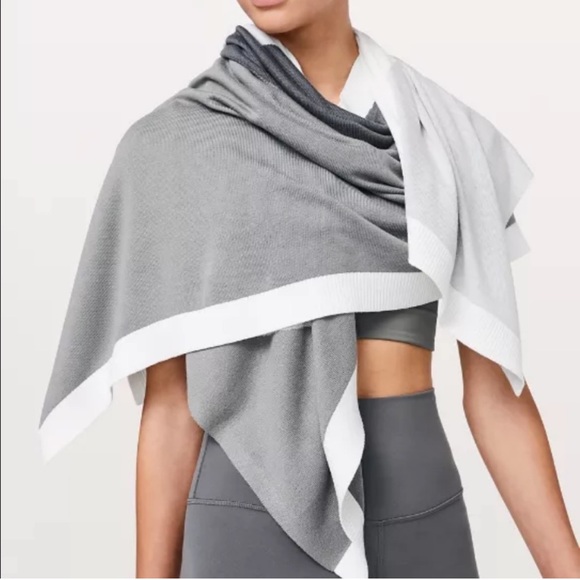 14. Lululemon Gray Color Block Hatha Wrap Sweater - Picture 4 of 16